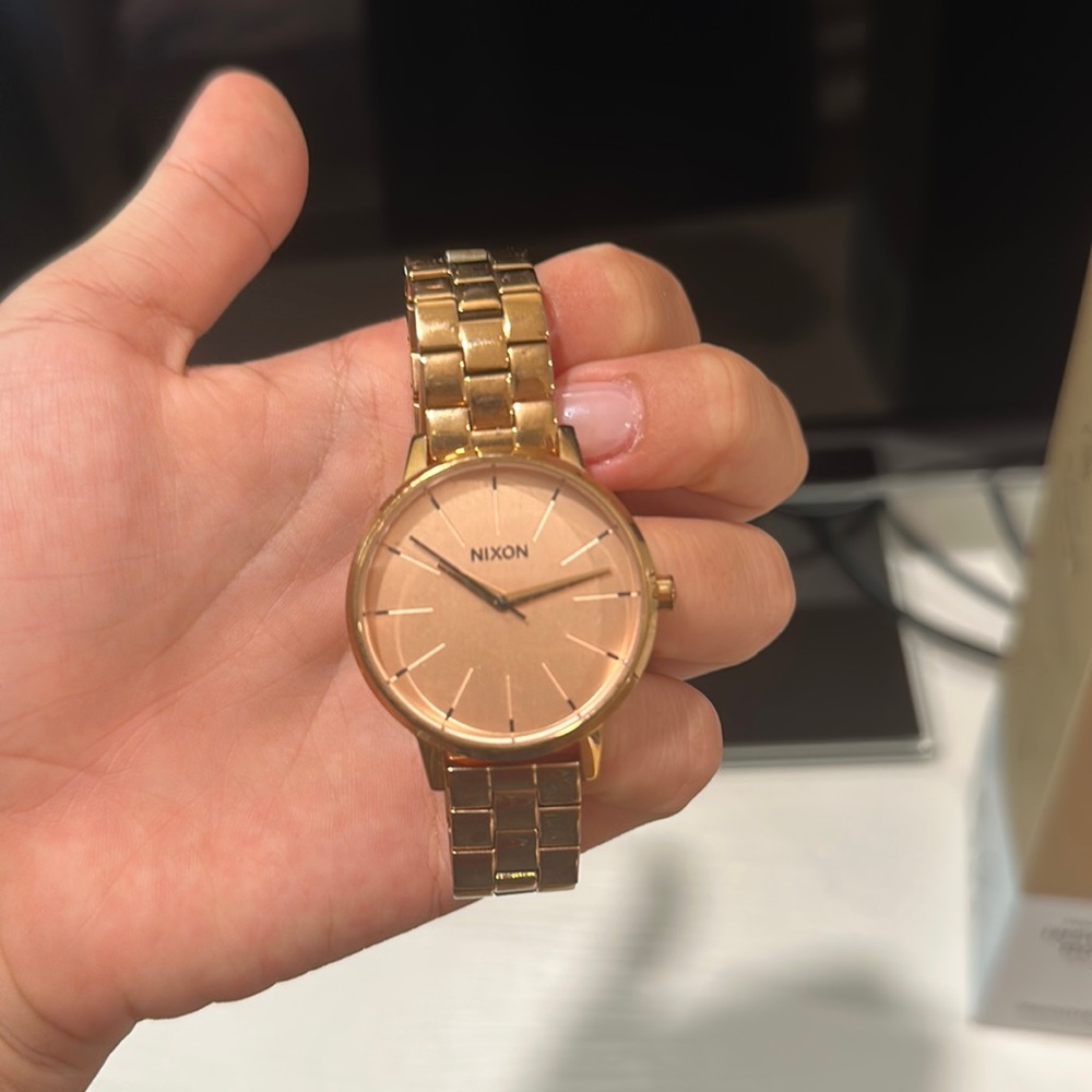 rose gold nixon watch